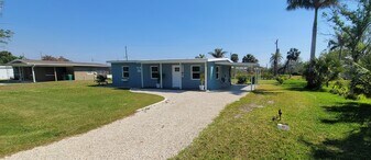 3420 Ash St in Punta Gorda, FL - Building Photo