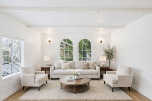 1533 E 3rd St in Long Beach, CA - Building Photo