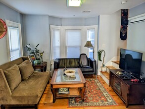 17 Quincy St, Unit 2 in Somerville, MA - Building Photo - Building Photo