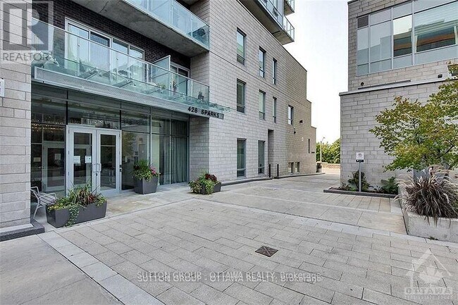 428 Sparks St. in Ottawa, ON - Building Photo - Building Photo