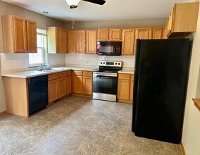 147 Laurie St, Unit 147 Laurie St in Lake Geneva, WI - Building Photo - Building Photo