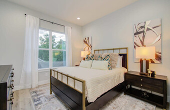 2105 Sam Wilson St in Houston, TX - Building Photo - Building Photo