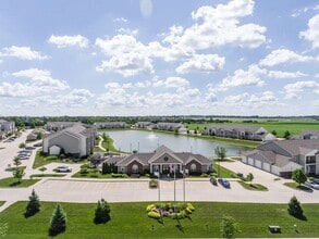 Windsor West Apartments in Champaign, IL - Building Photo - Building Photo