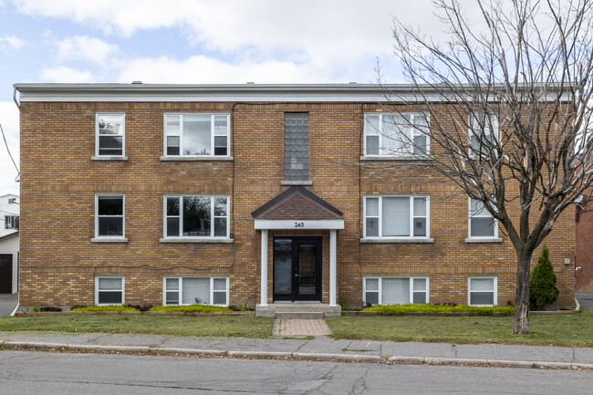 245 des Peres Blancs Ave in Ottawa, ON - Building Photo - Building Photo