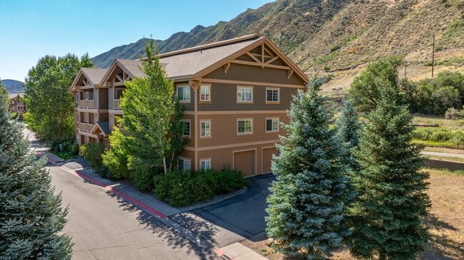 property at 326 River View Dr