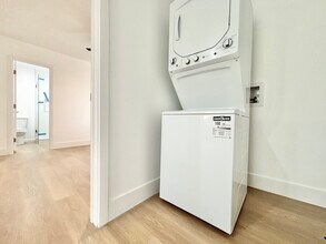 1000 Coronado Terrace in Los Angeles, CA - Building Photo - Building Photo