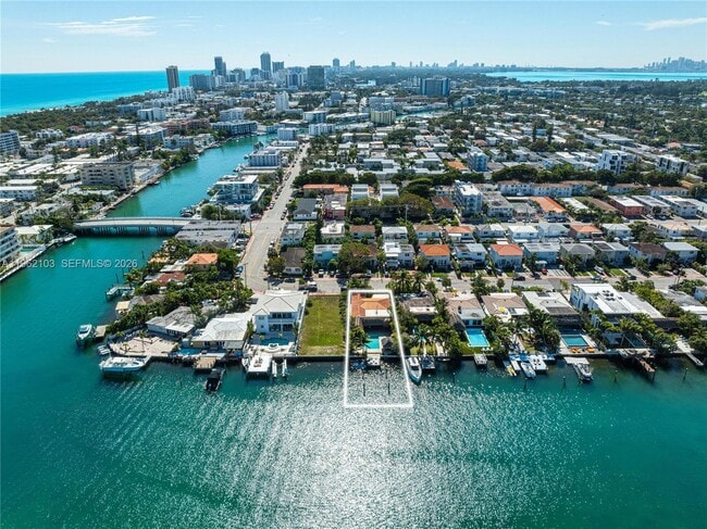 621 86th St in Miami Beach, FL - Foto de edificio - Building Photo