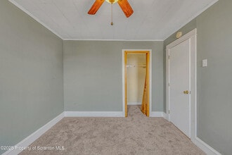 1202 N Webster Ave in Dunmore, PA - Building Photo - Building Photo