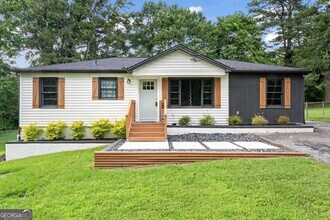 1326 Stella Cir SW in Mableton, GA - Building Photo - Building Photo