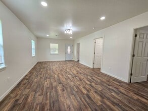 418 N Shawnee Ave in Shawnee, OK - Building Photo - Building Photo