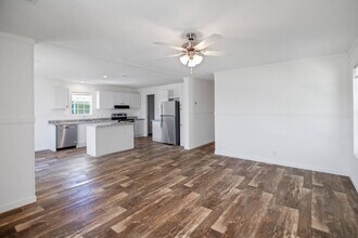 1447 Whispering Pnes Lp in Frostproof, FL - Building Photo - Building Photo