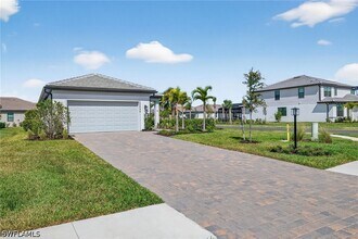 20548 Pebble Gln Dr in Estero, FL - Building Photo - Building Photo