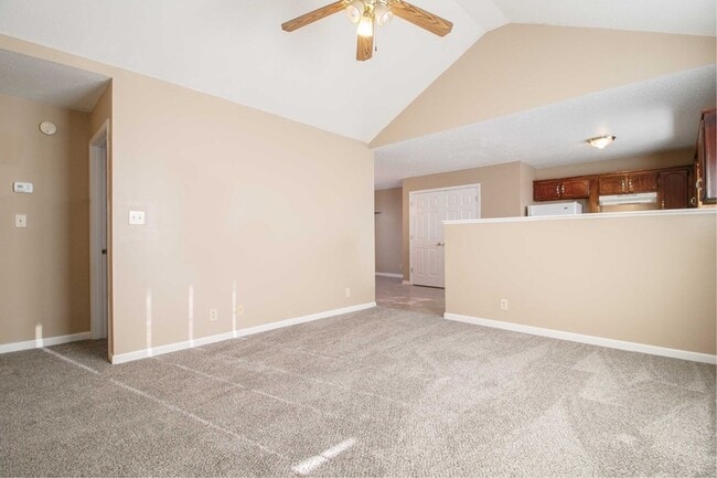 1945 Timberline Cir in Oak Grove, KY - Building Photo - Building Photo