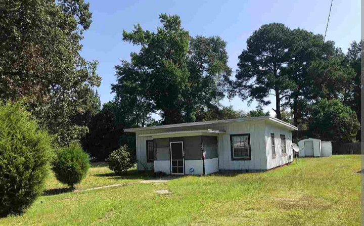 116 State Rd S-21-332 in Florence, SC - Building Photo