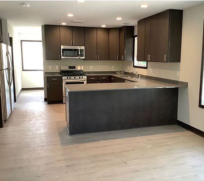 879 23rd Ave SE in Minneapolis, MN - Building Photo - Building Photo