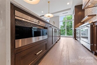 1500 Queens Rd in Charlotte, NC - Building Photo - Building Photo