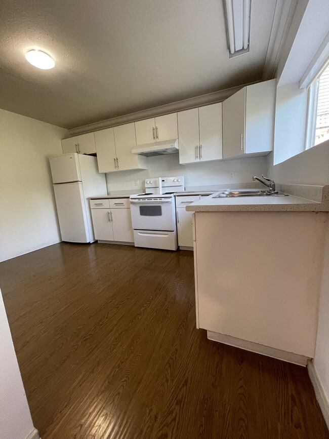 property at 14919-14968 68 Ave