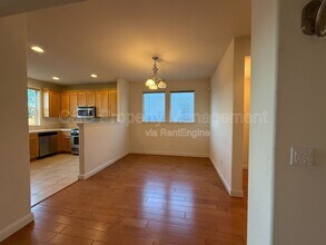 2527 N Village Dr in Santa Rosa, CA - Building Photo - Building Photo