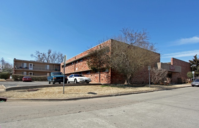 Charan Apartments in Tulsa, OK - Building Photo - Building Photo