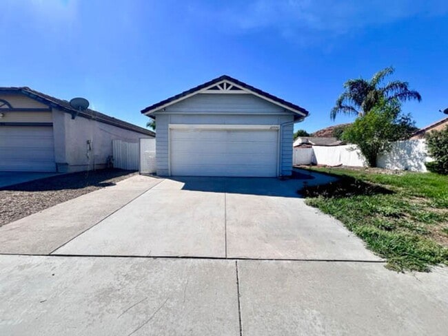 27773 Moonridge Dr in Menifee, CA - Foto de edificio - Building Photo
