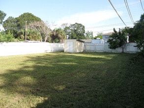 2946 39th Ave N in St. Petersburg, FL - Foto de edificio - Building Photo