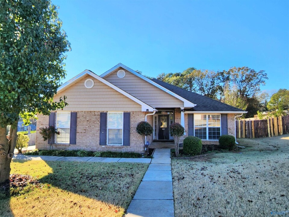 101 Forest Glade Dr in Madison, AL - Building Photo