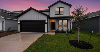 Winding Brook in San Antonio, TX - Building Photo