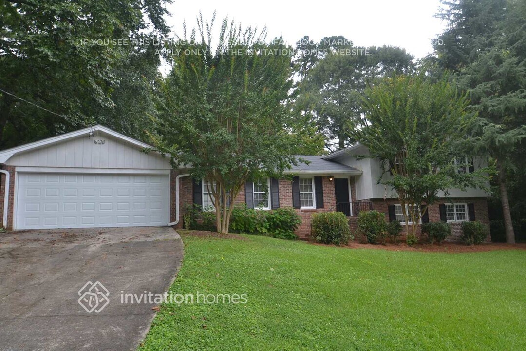 3098 St Helena Dr in Tucker, GA - Building Photo