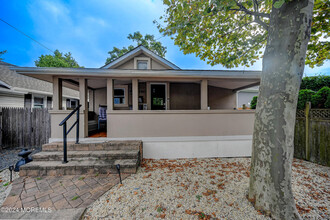 1840 Briarwood Terrace in Belmar, NJ - Foto de edificio - Building Photo