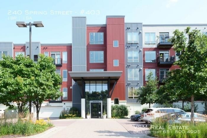 240 Spring St in St. Paul, MN - Building Photo