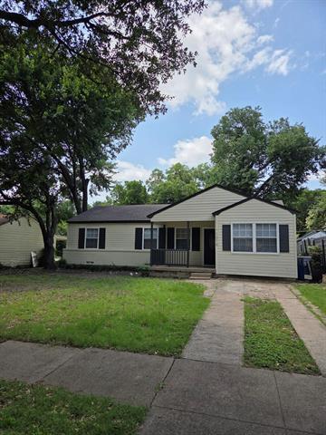 1018 W Saner Ave