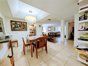 3670 Inverrary Dr in Lauderhill, FL - Building Photo - Building Photo