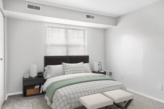 Villa Capri Apartments in Fort Wayne, IN - Foto de edificio - Building Photo