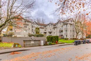 Jane Gardens in Port Coquitlam, BC - Building Photo