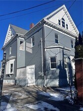 181 Reynolds Ave in Providence, RI - Foto de edificio - Building Photo