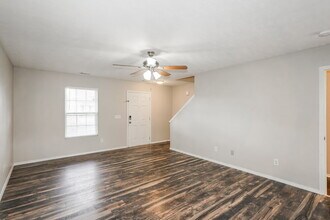 2878 Creekbend Dr in Nashville, TN - Building Photo - Building Photo