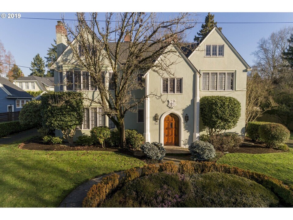 2420 NE 15th Ave, Unit 4 in Portland, OR - Building Photo