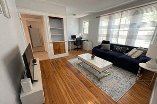 72 South Crescent Circuit, Unit 72 in Boston, MA - Building Photo