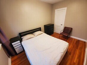 179 Kent St, Unit 4 in Brookline, MA - Building Photo - Building Photo