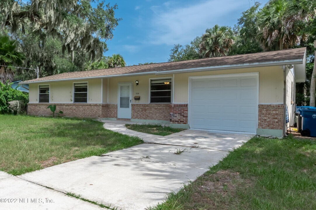 1174 Cape Charles Ave in Jacksonville, FL - Building Photo