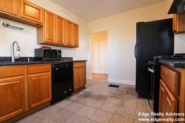 20 Wadsworth St, Unit 1 in Boston, MA - Foto de edificio - Building Photo