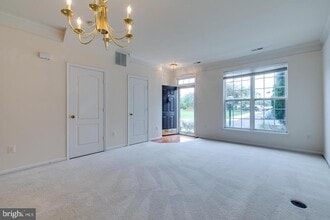 13129 Park Crescent Cir in Herndon, VA - Building Photo - Building Photo