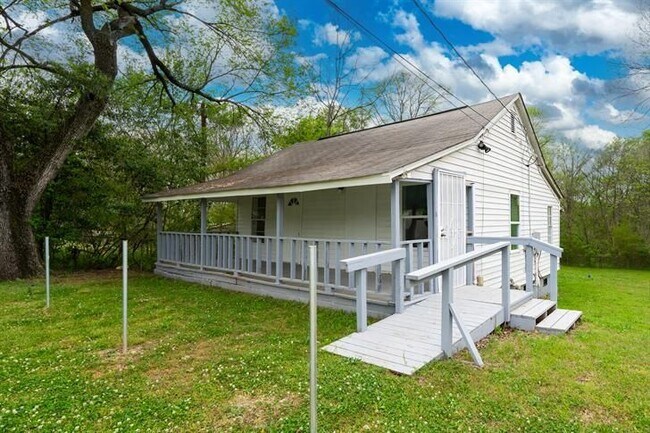 3230 Arlington Ave in Bessemer, AL - Building Photo - Building Photo