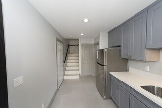 1227 Elm St in Honolulu, HI - Foto de edificio - Building Photo