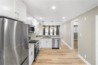 2041 Nettie Ct in Decatur, GA - Building Photo - Building Photo