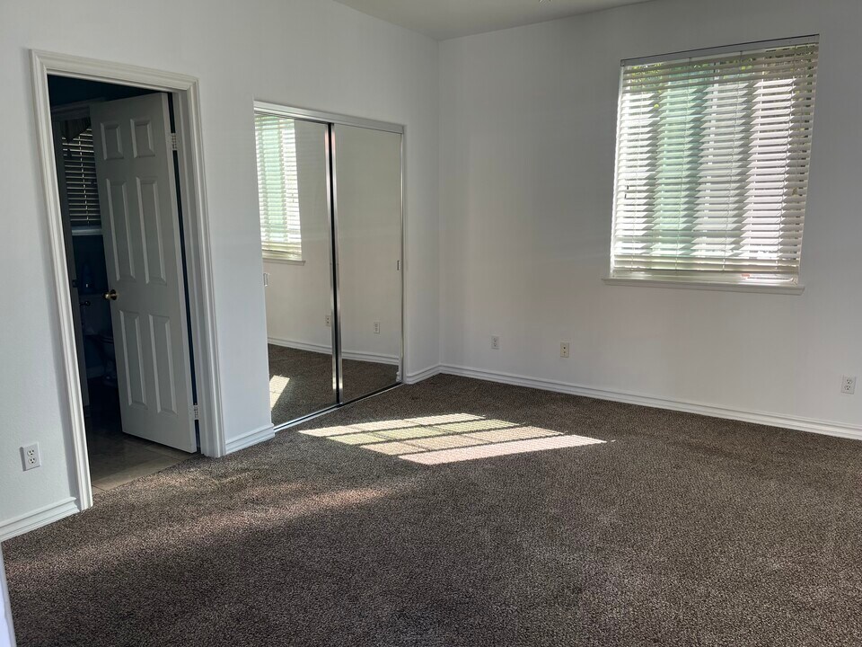 39933 Williamsburg Pl in Temecula, CA - Building Photo