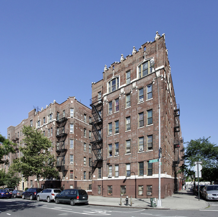 2917 Grand Concourse in Bronx, NY - Foto de edificio