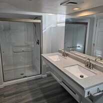 655 S 7th Ave in West Bend, WI - Building Photo