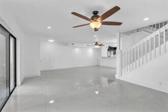 3896 Meadow Ln in Hollywood, FL - Building Photo - Building Photo