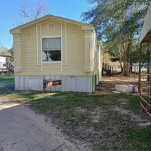 16223 Southern Pines Dr in Conroe, TX - Building Photo - Building Photo